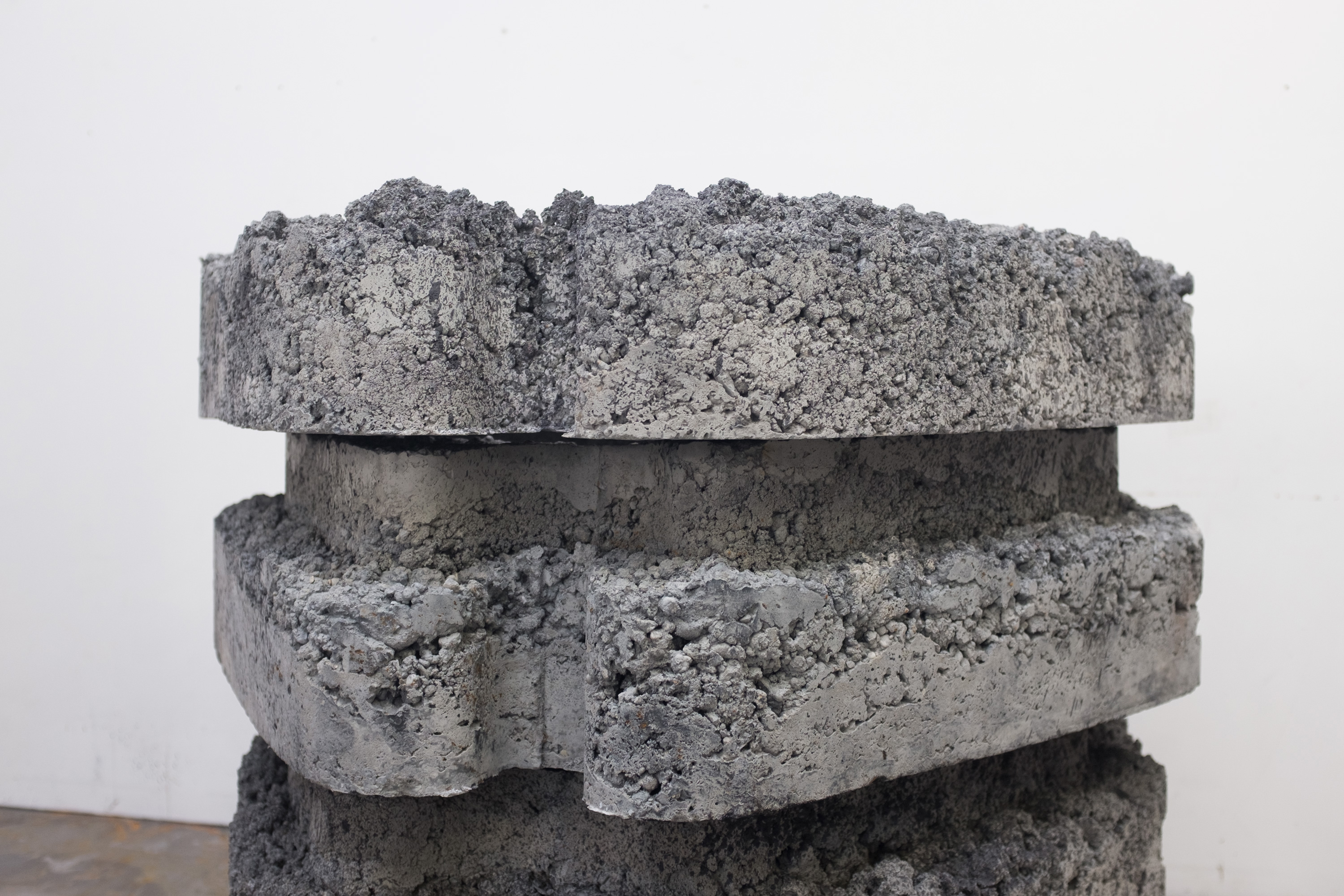 Tiril Hasselknippe, Balcony (ribbevegg) (detail), 2018, cast concrete, 40 x 34 x 41 in.