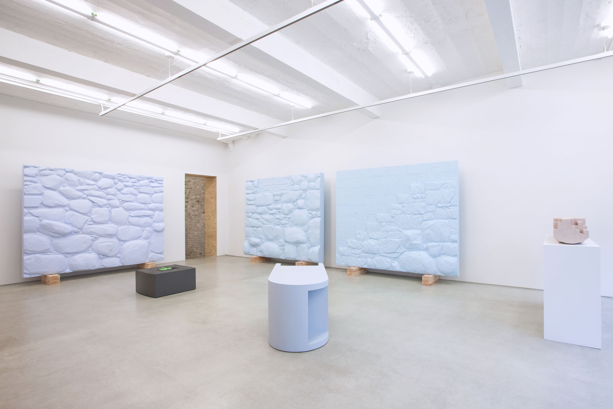 Installation view, Nathaniel Robinson: Discrete Pieces, Launch F18, New York, NY, 2016