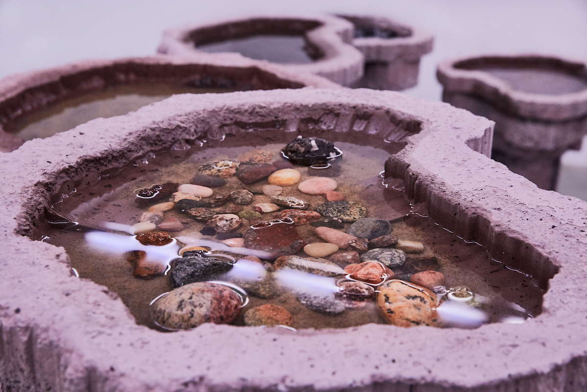 Tiril Hasselknippe, Braut (detail), 2020, Concrete, pigment, rebar, seashells, moss, crab, stones, gravel, sand, coal, water, Dimensions Variable