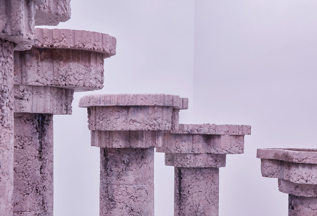 Tiril Hasselknippe, Braut (detail), 2020, Concrete, pigment, rebar, seashells, moss, crab, stones, gravel, sand, coal, water, Dimensions Variable